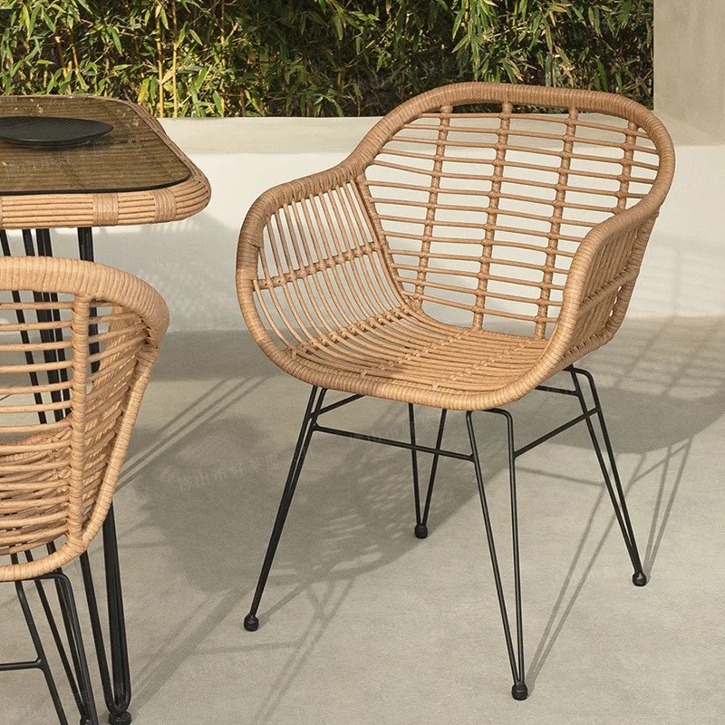 Kids Outdoor Dining Table - كرسي استرخاء خارجي من الراتان من