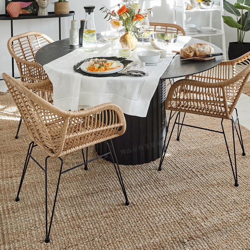 كرسي استرخاء خارجي من الراتان  - مراجعة Kids Outdoor Dining Table وسعره